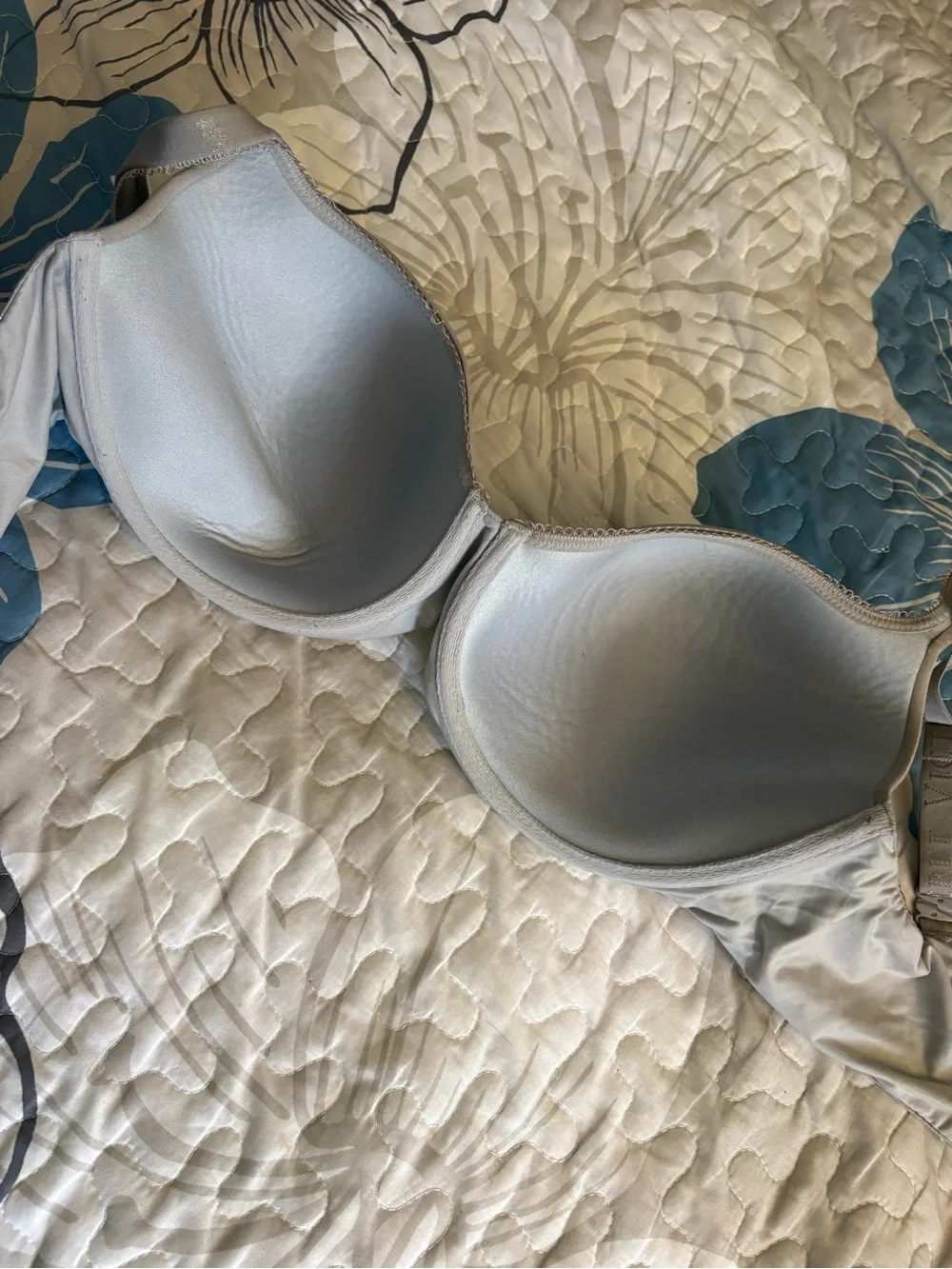 Victoria's Secret Smooth Silver T-Shirt Bra